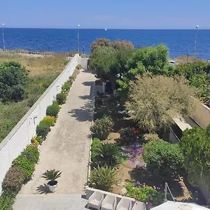 Seagull - Front And Sea View & Airport Appartement Bari